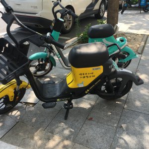 阜陽一女子微信掃碼騎車，卻“被”買保險(xiǎn)